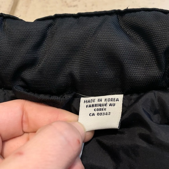 Levi Strauss & Co. Black Quilted Puffer Vest - Women's Size Small (S) - Picture 7 of 9